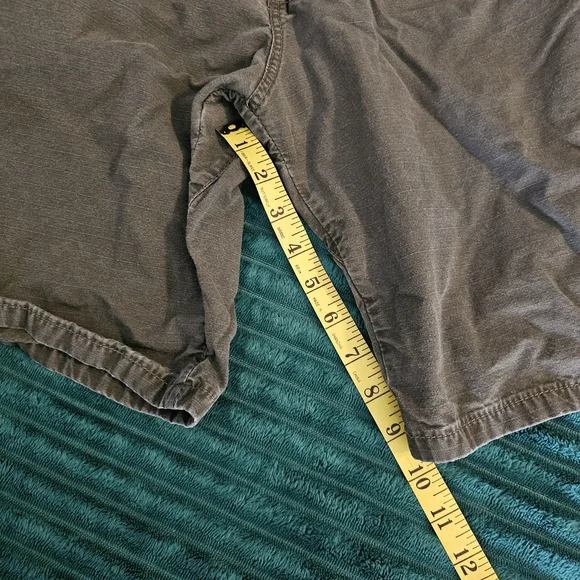 Wrangler Men's Olive and Gray Cargo Shorts - Picture 4 of 12